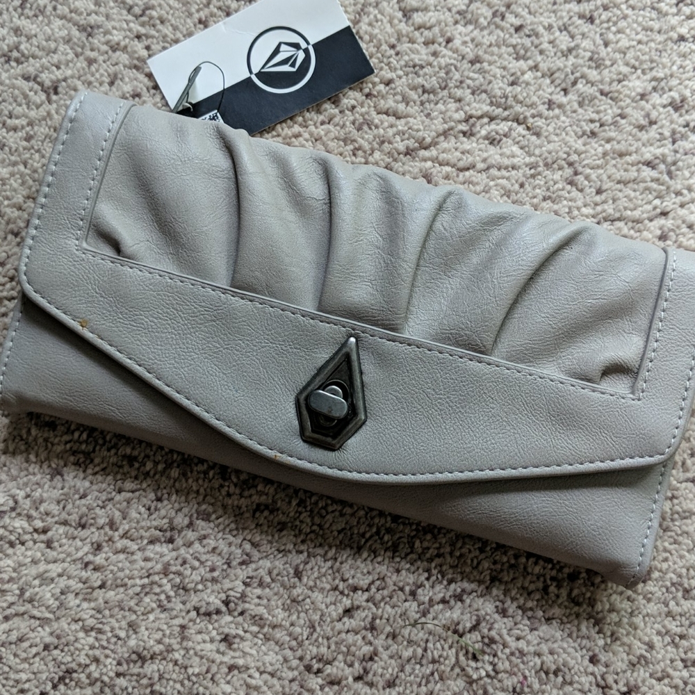 NWT Volcom On the Fritz Wallet